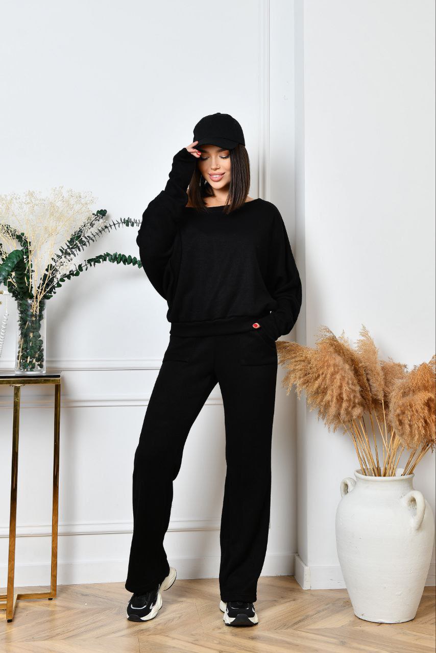 ❤️BLACK FRIDAY ❤️
Теплий,стильний костюм,
Тканина: Дорога двустороння  ангора
Люкс якість  💣