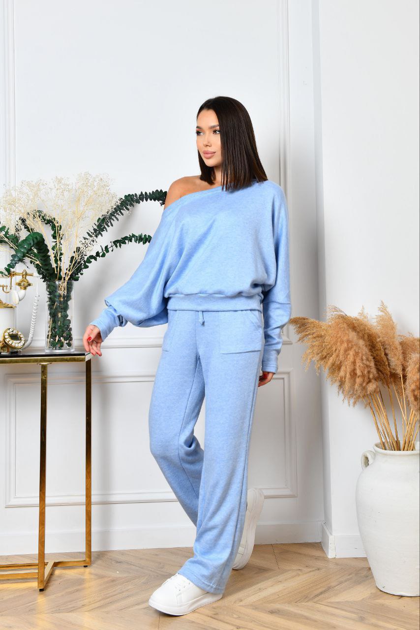 ❤️BLACK FRIDAY ❤️
Теплий,стильний костюм,
Тканина: Дорога двустороння  ангора
Люкс якість  💣