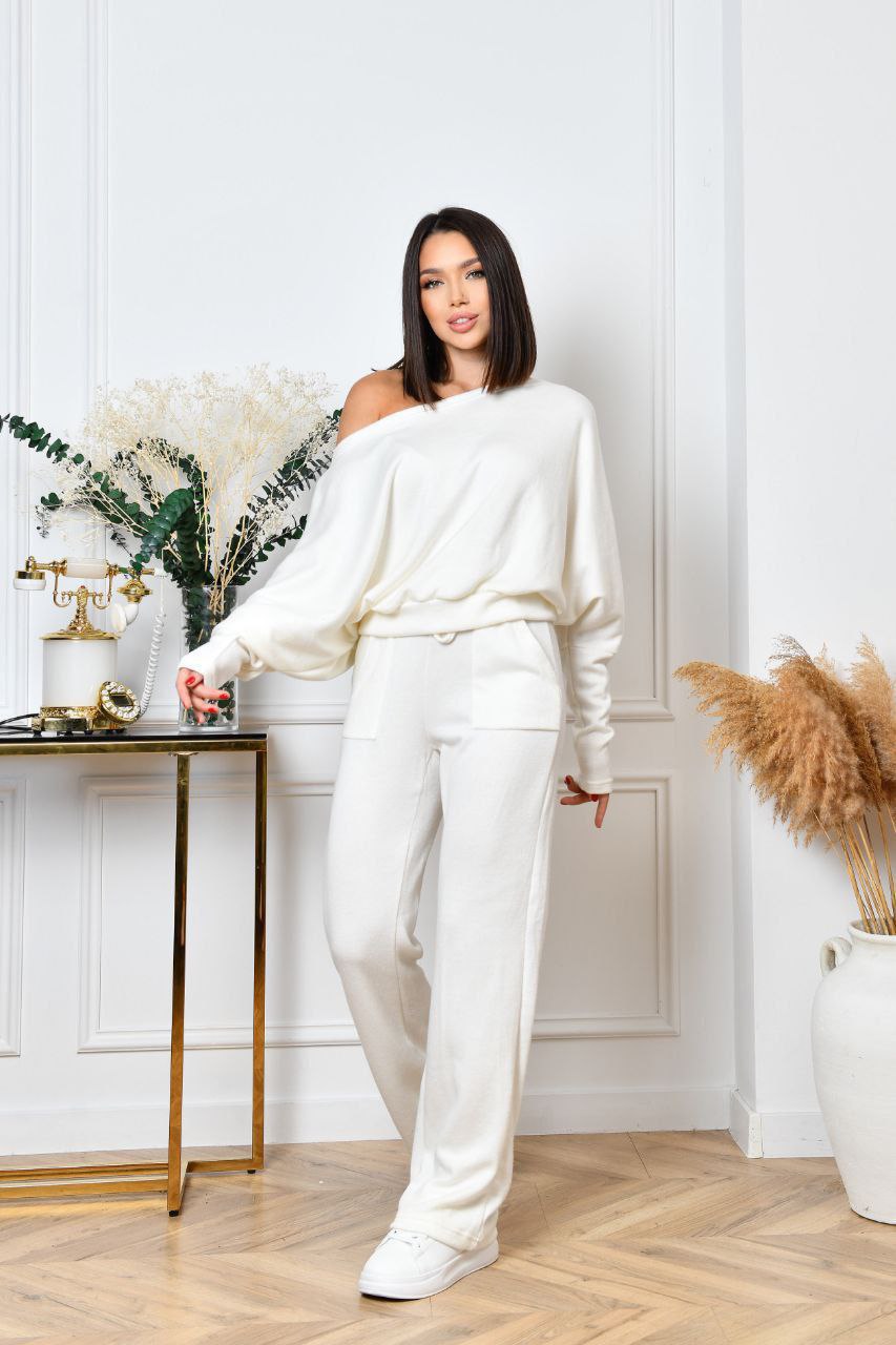 ❤️BLACK FRIDAY ❤️
Теплий,стильний костюм,
Тканина: Дорога двустороння  ангора
Люкс якість  💣